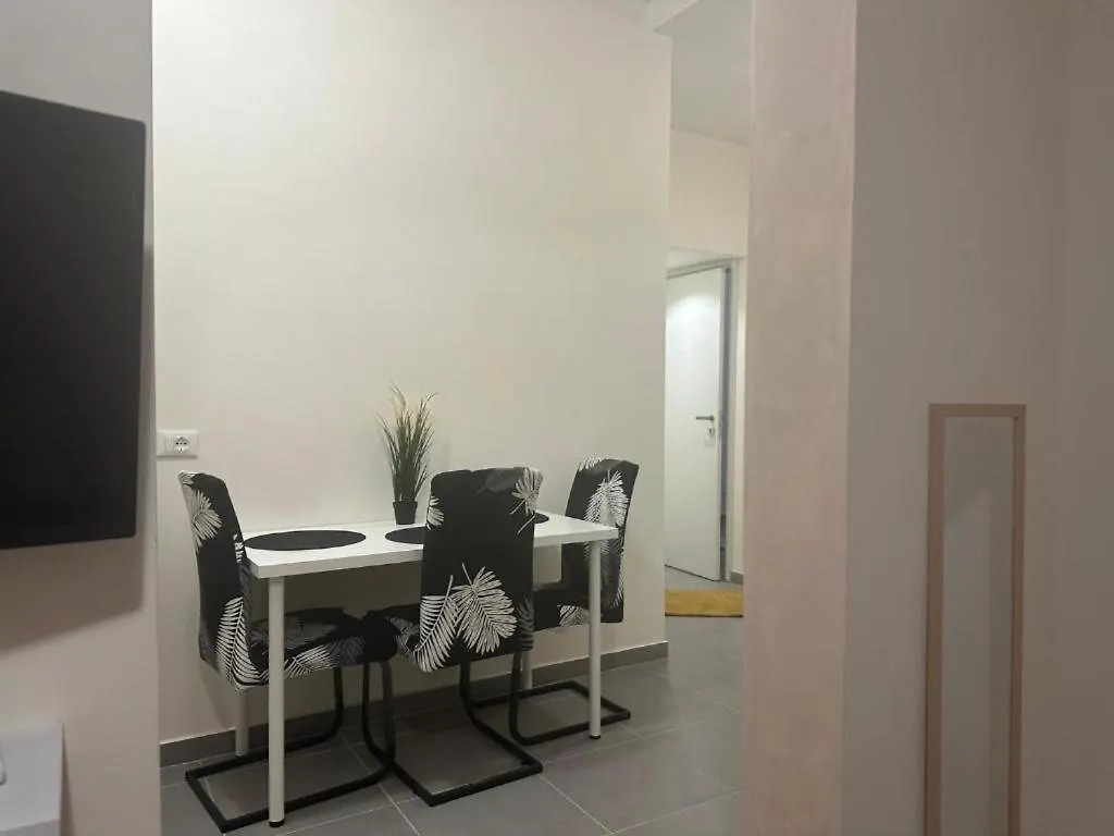 Gemelli Tre Hotel Rome 0*,  Italy